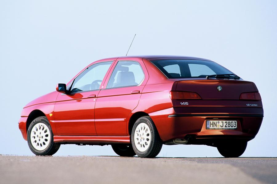  Alfa Romeo 146 (930B) 1999 года  (фото 6 из 10)
